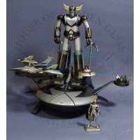 قريندايزر سول اوف شوقوكين اللون الاسود قطعة نادرة مع المركبة والاكسسوارات