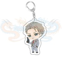 لويد يحمل مسدس سلسلة مفاتيح اكريليك سباي فاميلي